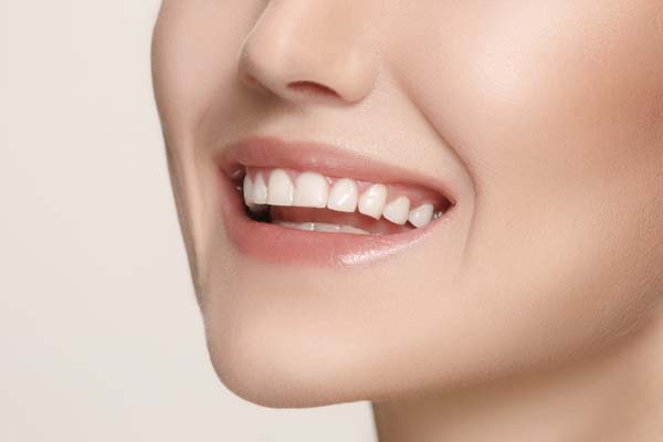 How Cosmetic Dentistry Brightens Smiles With Teeth Whitening
